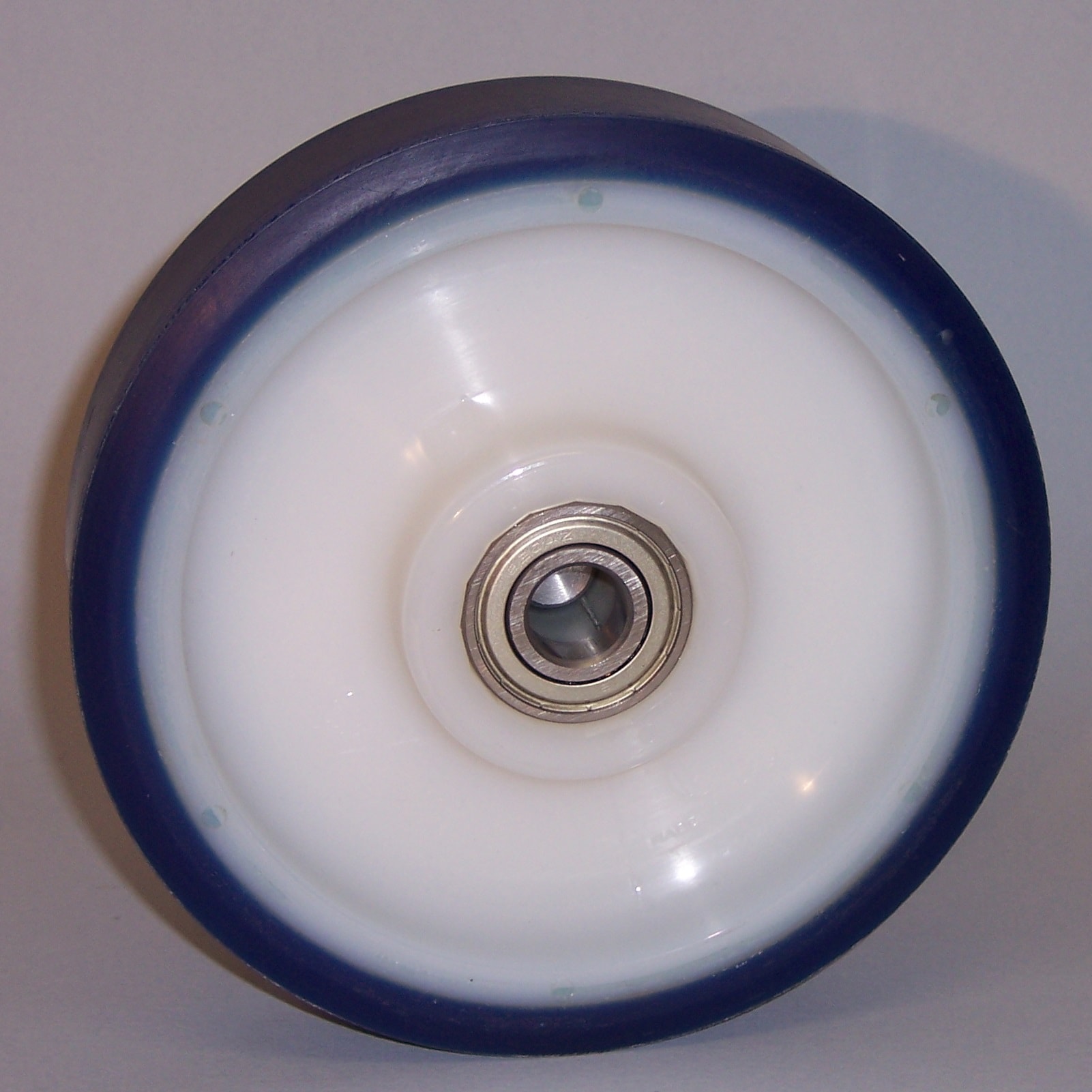 Ruote serie AS Ruote con rivestimento in poliuretano soft 87 Sh.A . con mozzo in polyammide 6. Ruota con cuscinetti a sfere di precisione in inox a tenuta stagna (2RS).