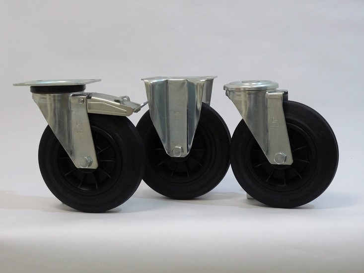 Ruote in gomma nera - Nucleo in materiale termoplastico con Supporti medi in acciaio zincato | Ruota D + Supporto M22 