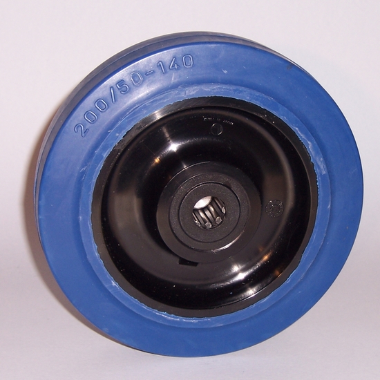 Ruote serie LB Ruote in gomma elastica antitraccia blu con mozzo in polyammide 6 neroo. Disponibili con cuscinetti a sfere di precisione schermati o inox a tenuta st agna; rullini standard o inox o a foro passante. Organo di rotolamento: cuscinetto a rullini.