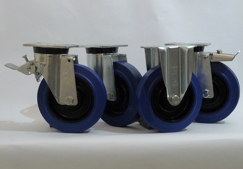 Ruote in gomma elastica blu antitraccia - Nucleo in Poliammide 6 nero avec Supporti medio-pesanti in acciaio zincato | Roue LB + Chape M40 