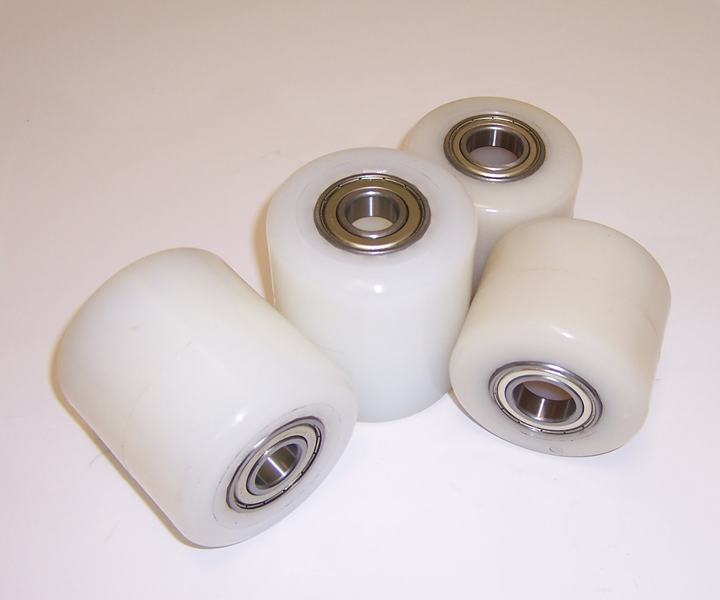 Roues série RP ROLL-POLYNYL - Galets de transpalettes monolithiques en polyamide 6 disponibles avec ou sans roulements à billes.